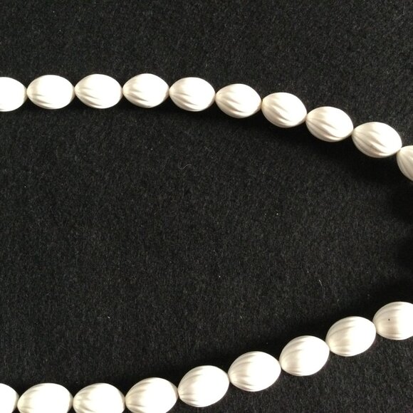 27" women's necklace big beads white handmade reused beads chunk - Picture 3 of 4